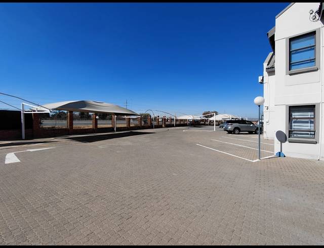 176M² OFFICE TO LET IN RANDJESPARK